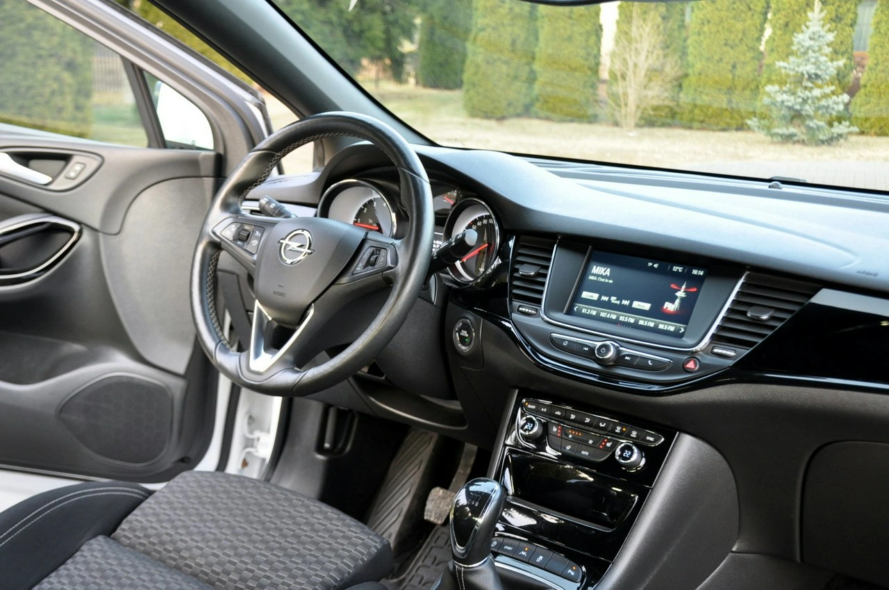 Opel Astra - Zdjęcie 24
