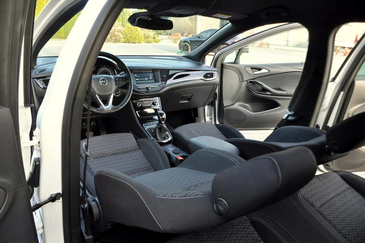 Opel Astra - Zdjęcie 26