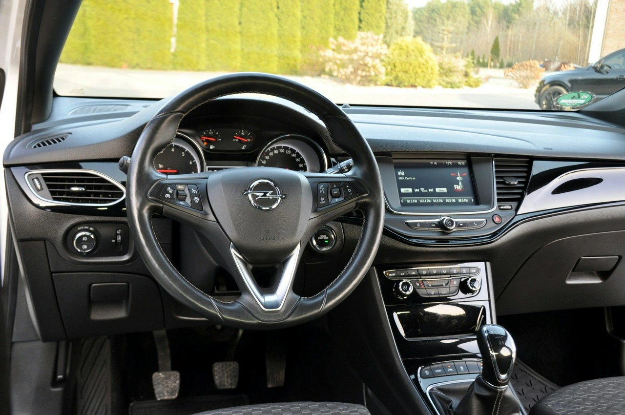 Opel Astra - Zdjęcie 28
