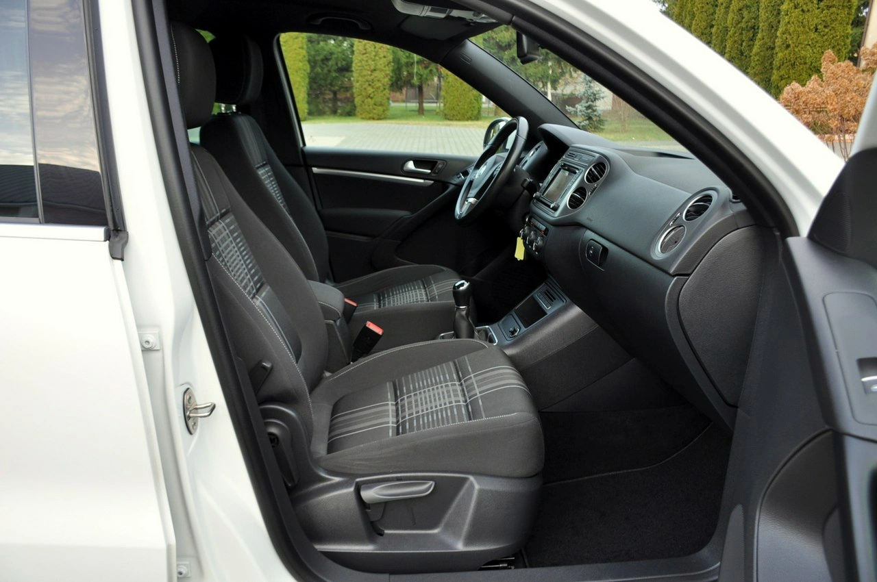 Volkswagen Tiguan - Zdjęcie 17