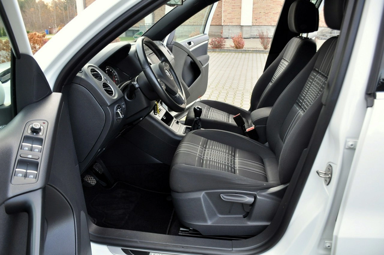 Volkswagen Tiguan - Zdjęcie 22