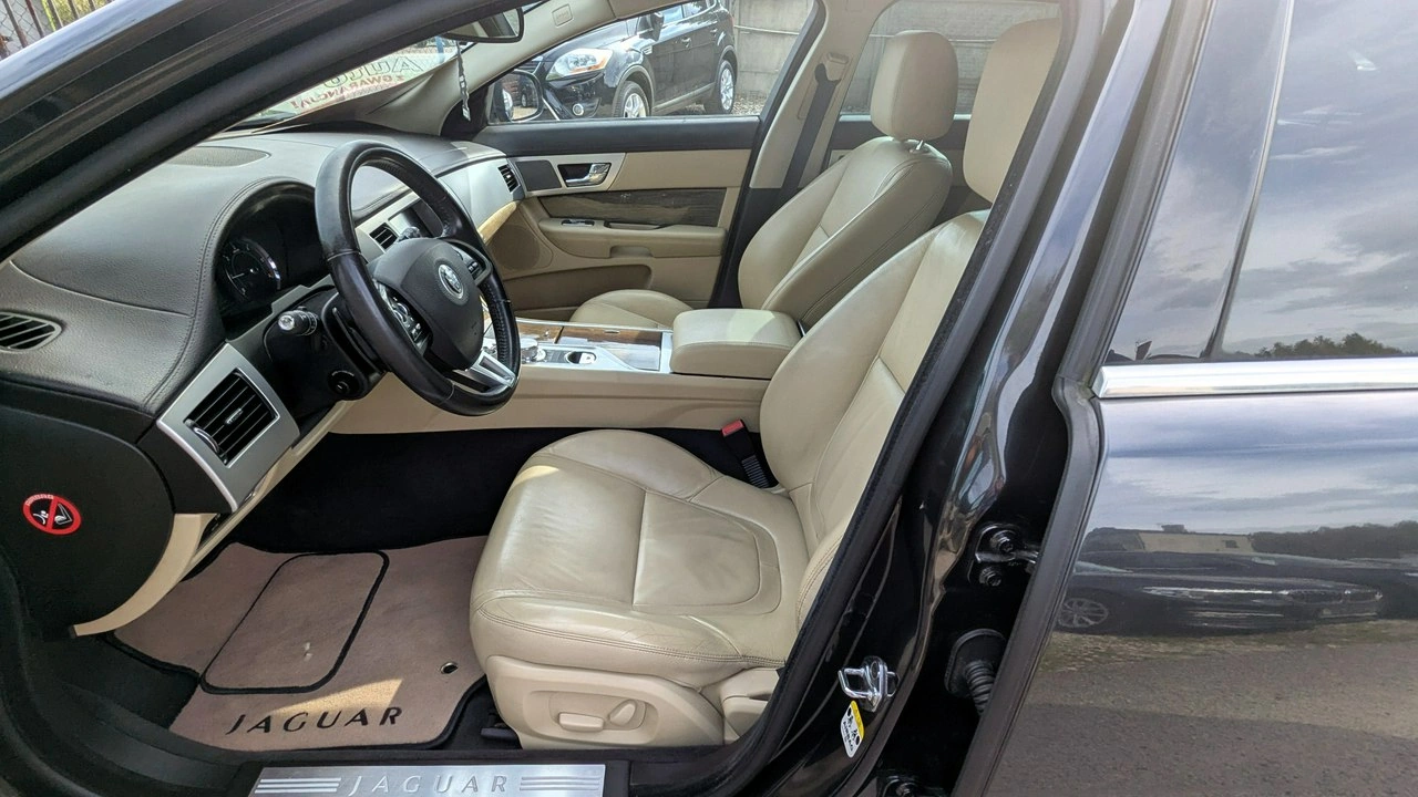 Jaguar XF - Zdjęcie 11