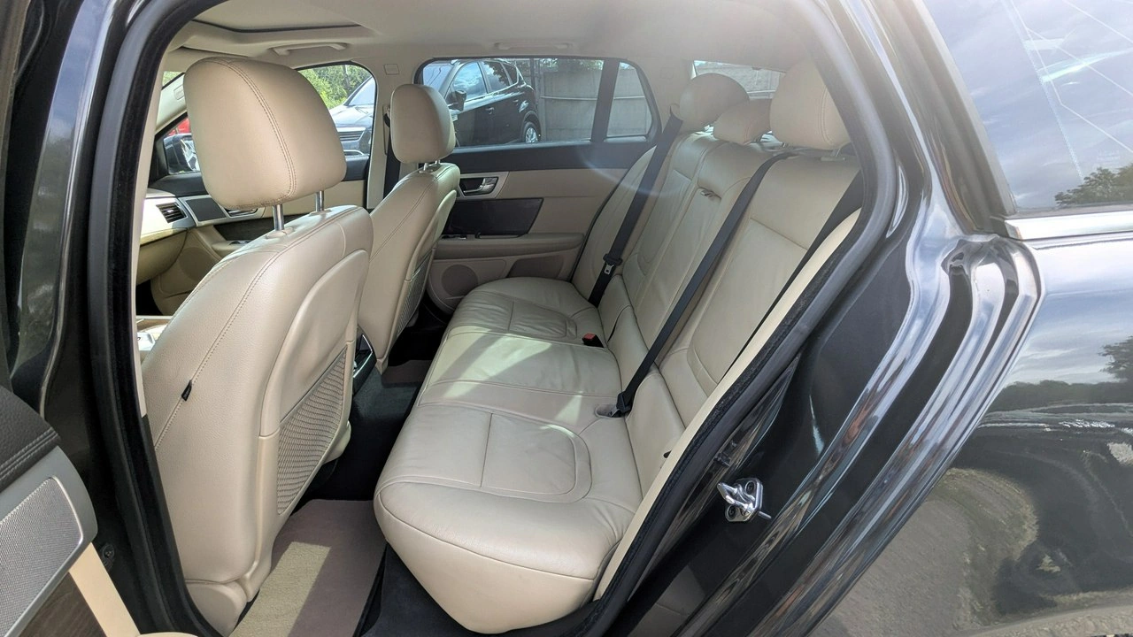 Jaguar XF - Zdjęcie 14