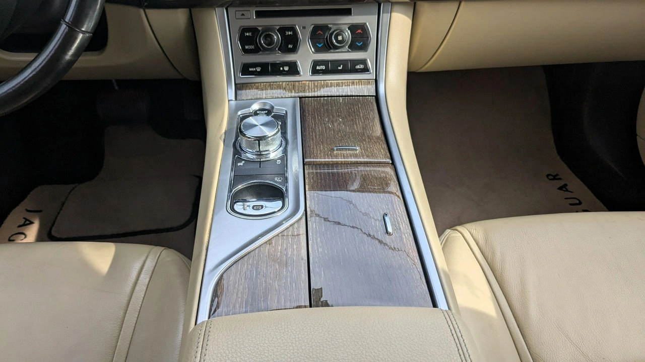 Jaguar XF - Zdjęcie 21