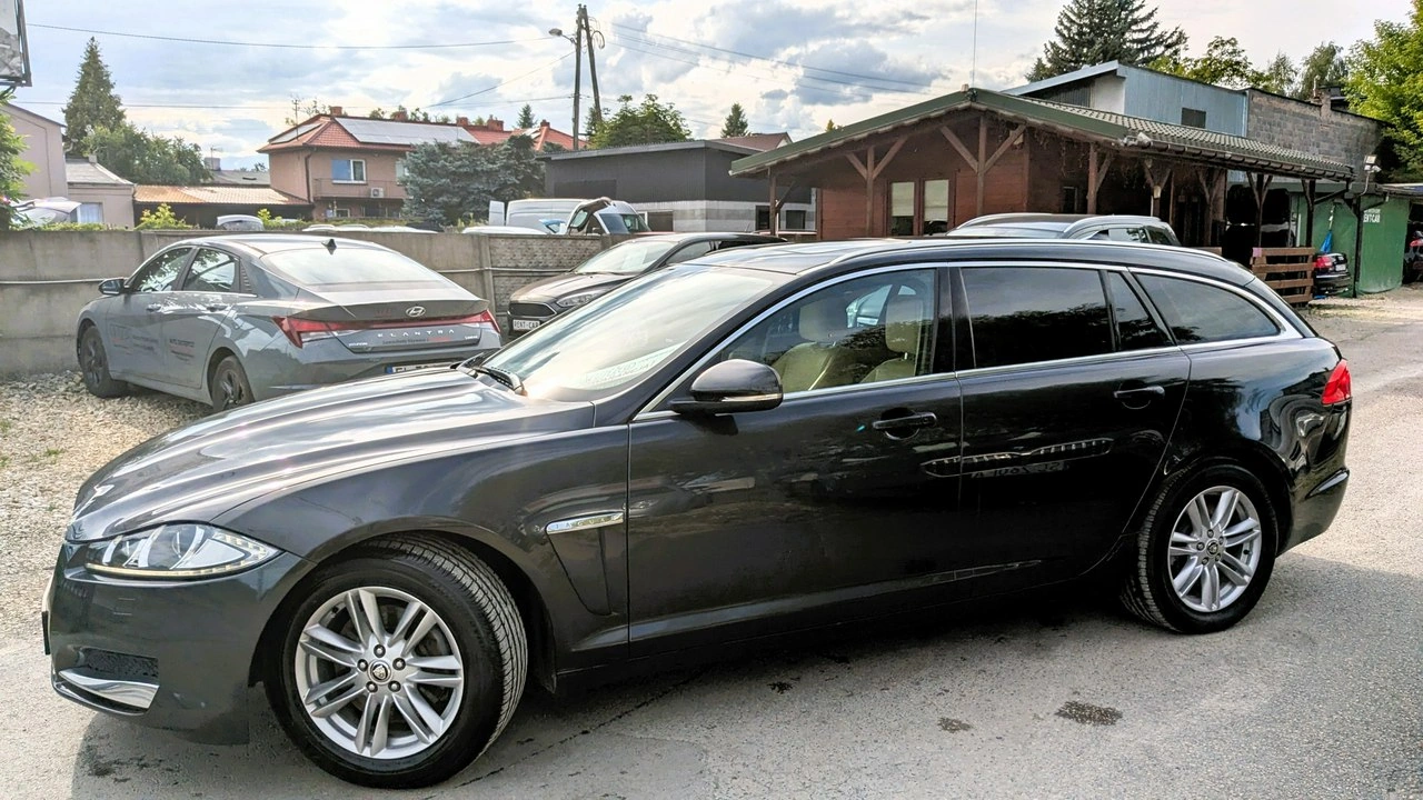 Jaguar XF - Zdjęcie 2