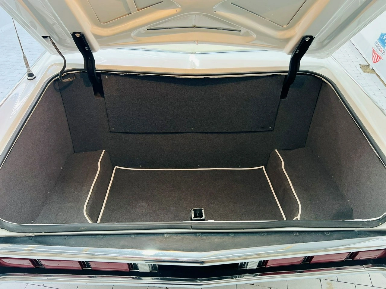 Lincoln Continental - Zdjęcie 13