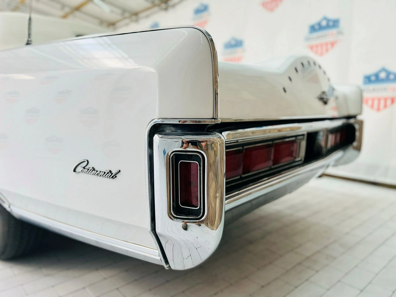Lincoln Continental - Zdjęcie 16