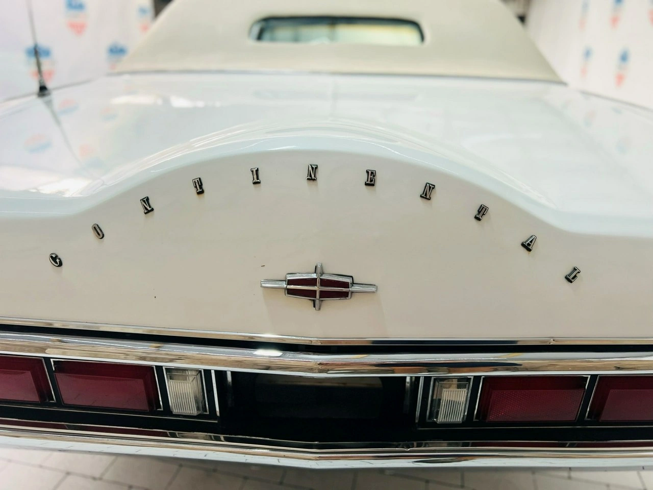 Lincoln Continental - Zdjęcie 18