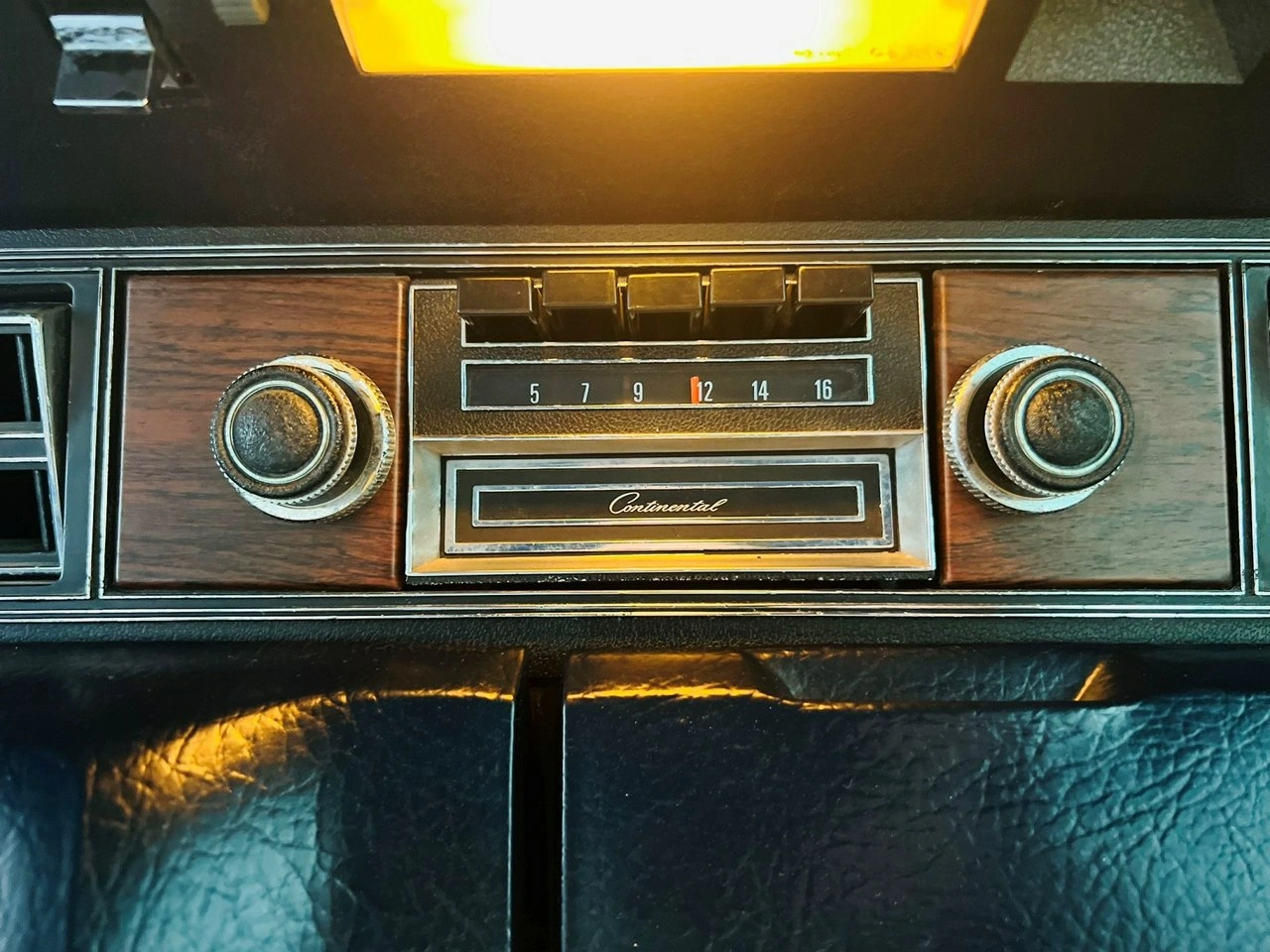Lincoln Continental - Zdjęcie 29