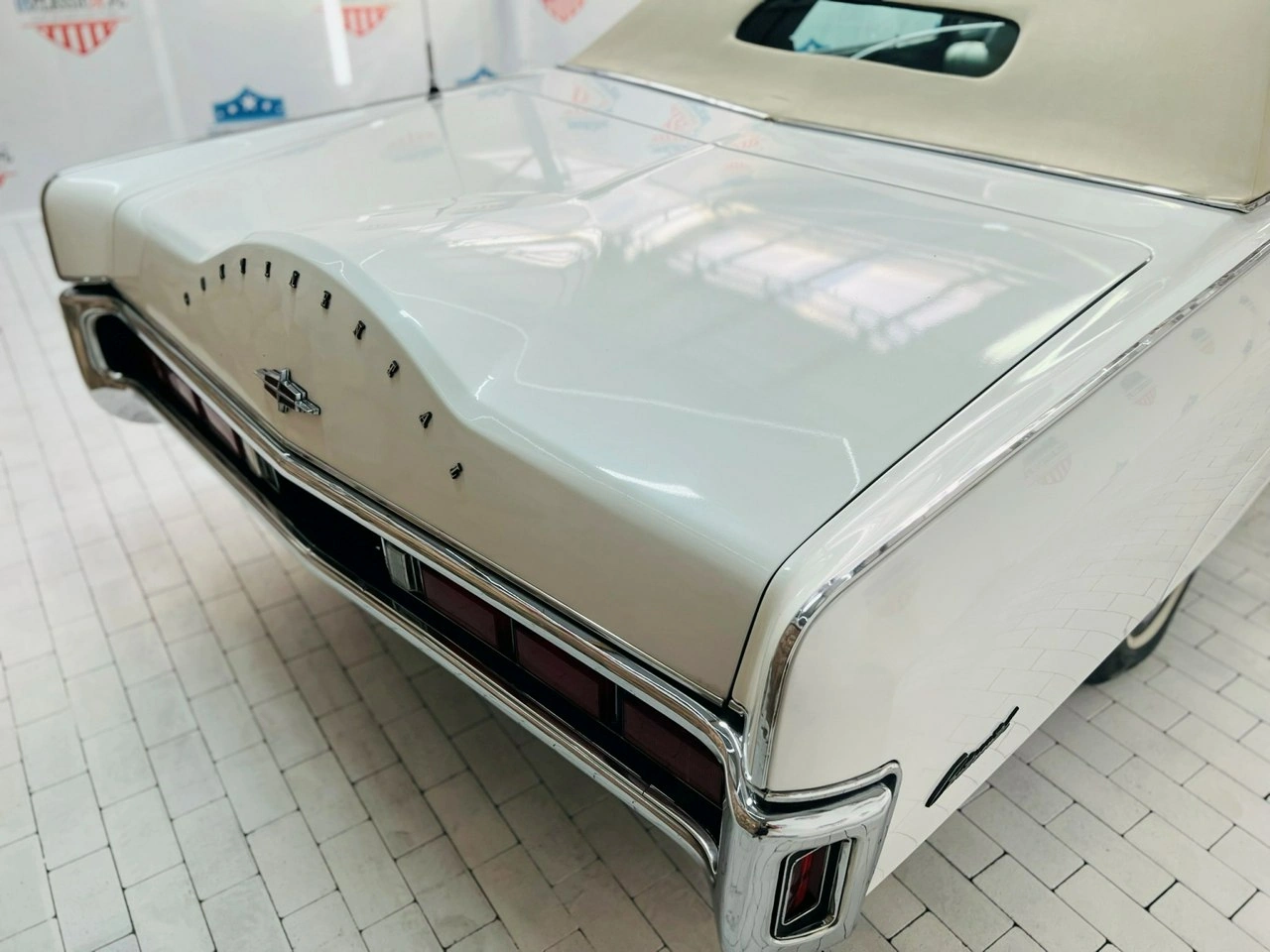 Lincoln Continental - Zdjęcie 4