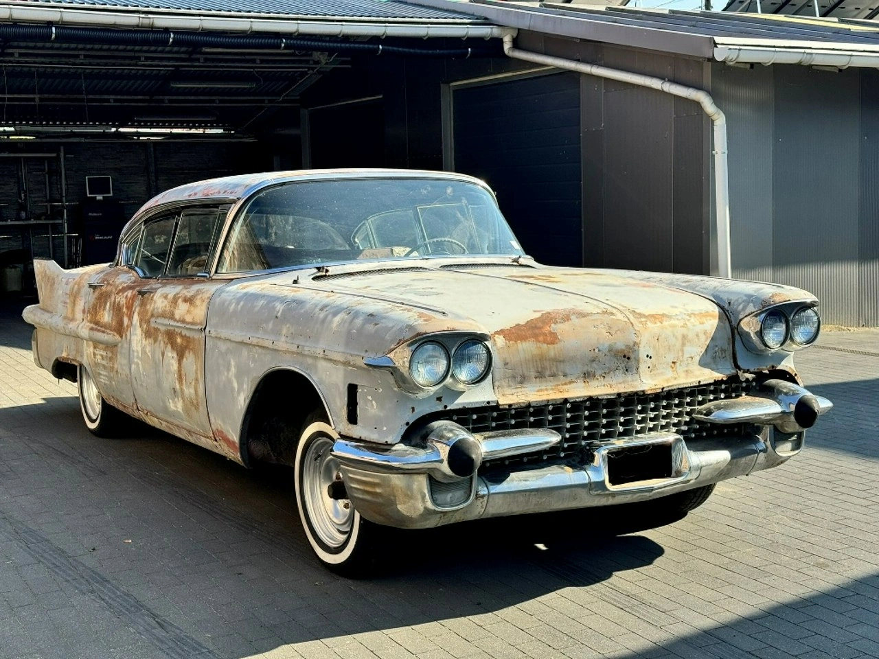 Cadillac Fleetwood - Główne zdjęcie