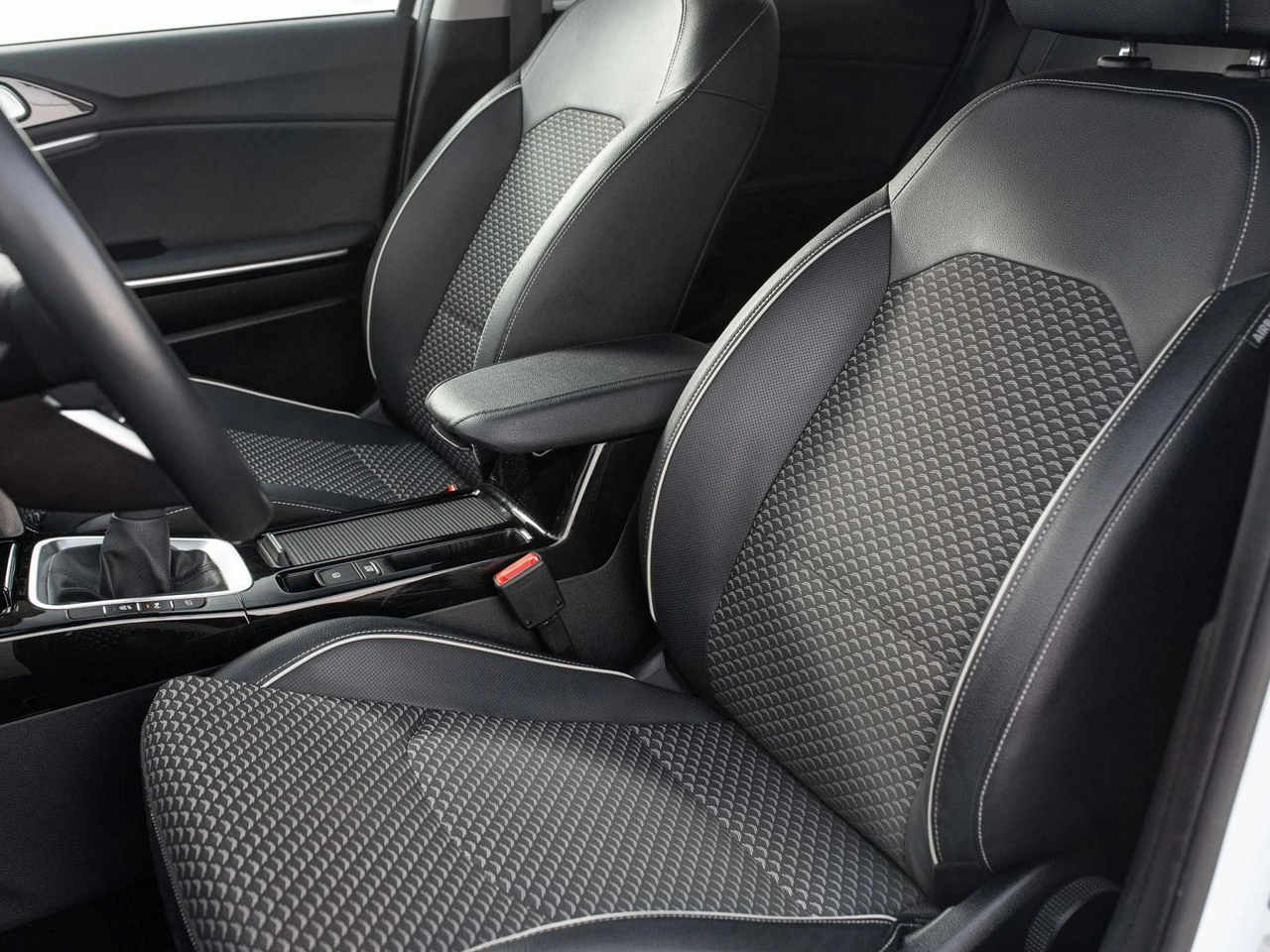 Kia Ceed - Zdjęcie 10