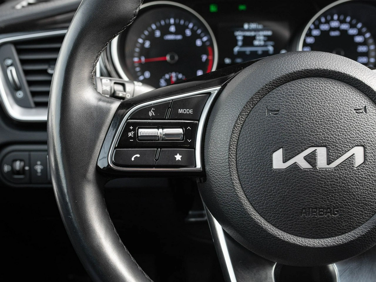 Kia Ceed - Zdjęcie 12