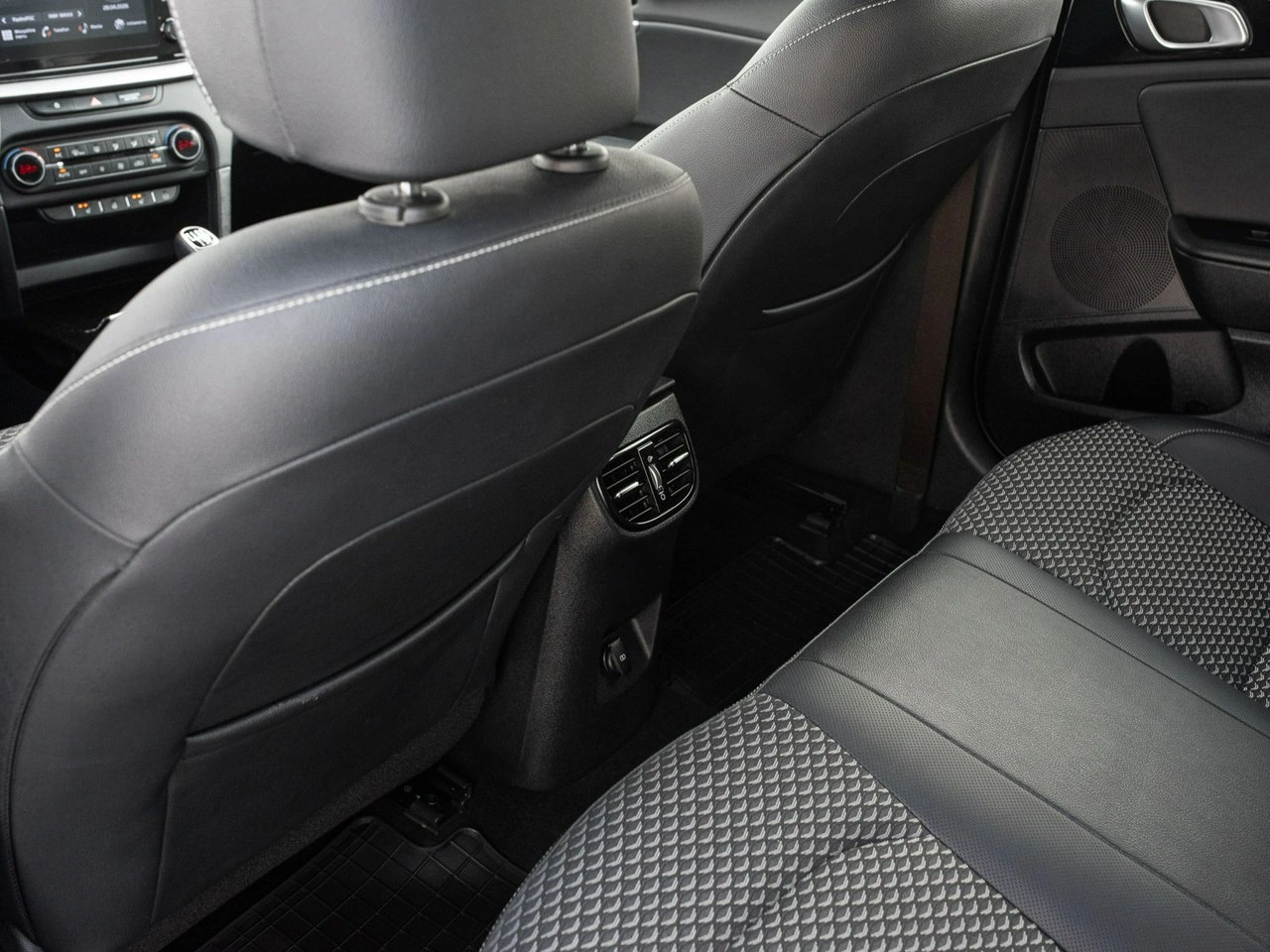 Kia Ceed - Zdjęcie 21