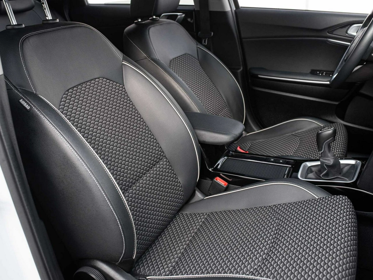Kia Ceed - Zdjęcie 24
