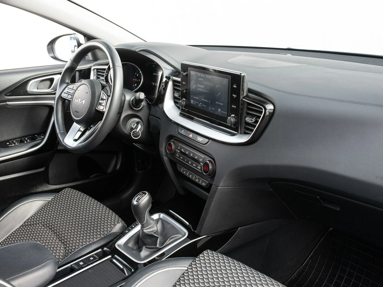 Kia Ceed - Zdjęcie 25