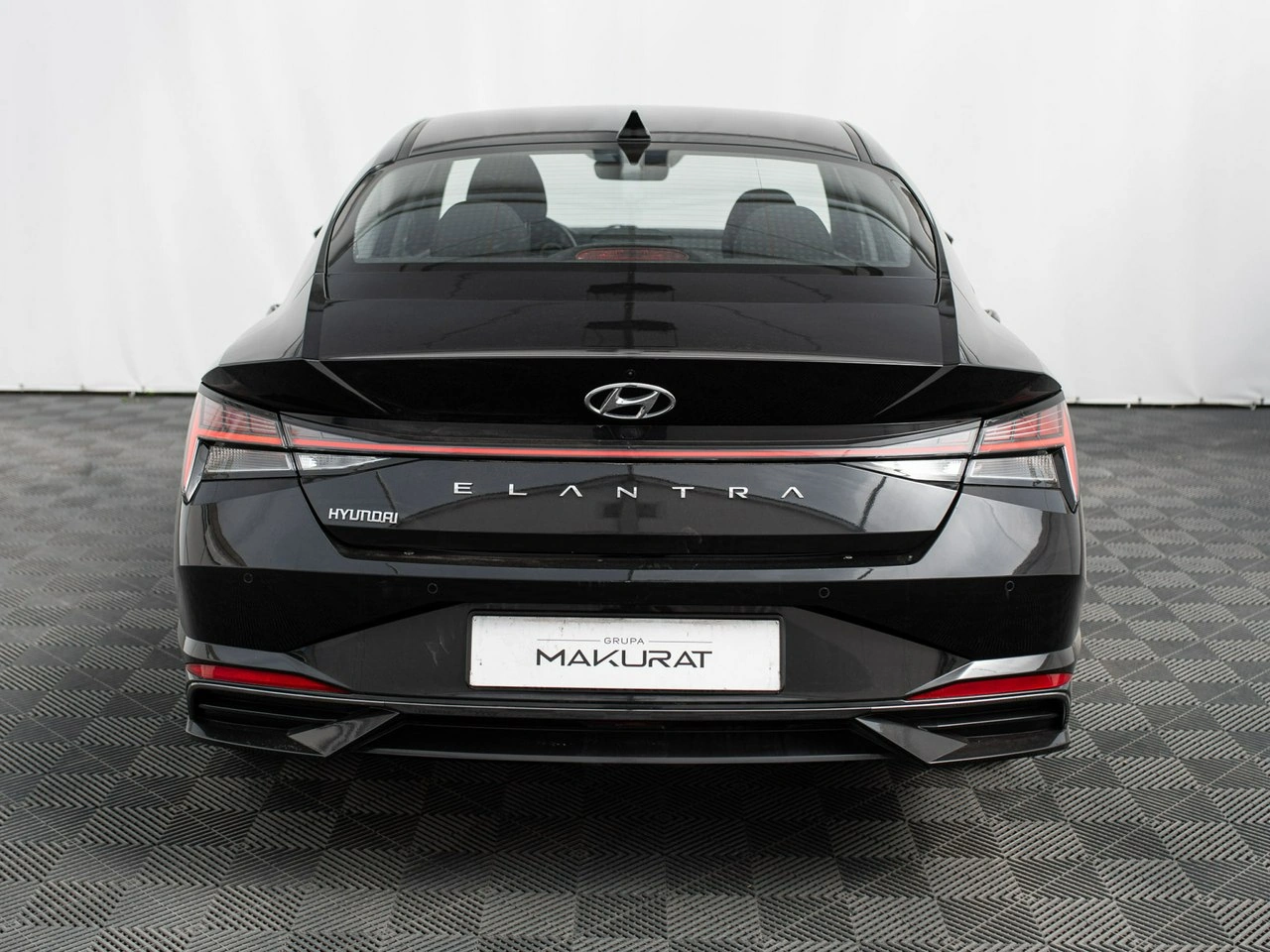 Hyundai Elantra - Zdjęcie 9