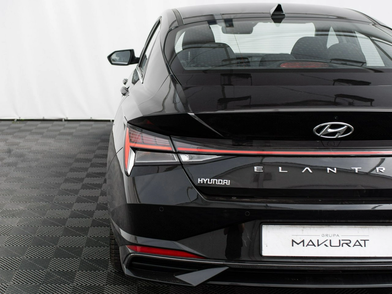 Hyundai Elantra - Zdjęcie 10