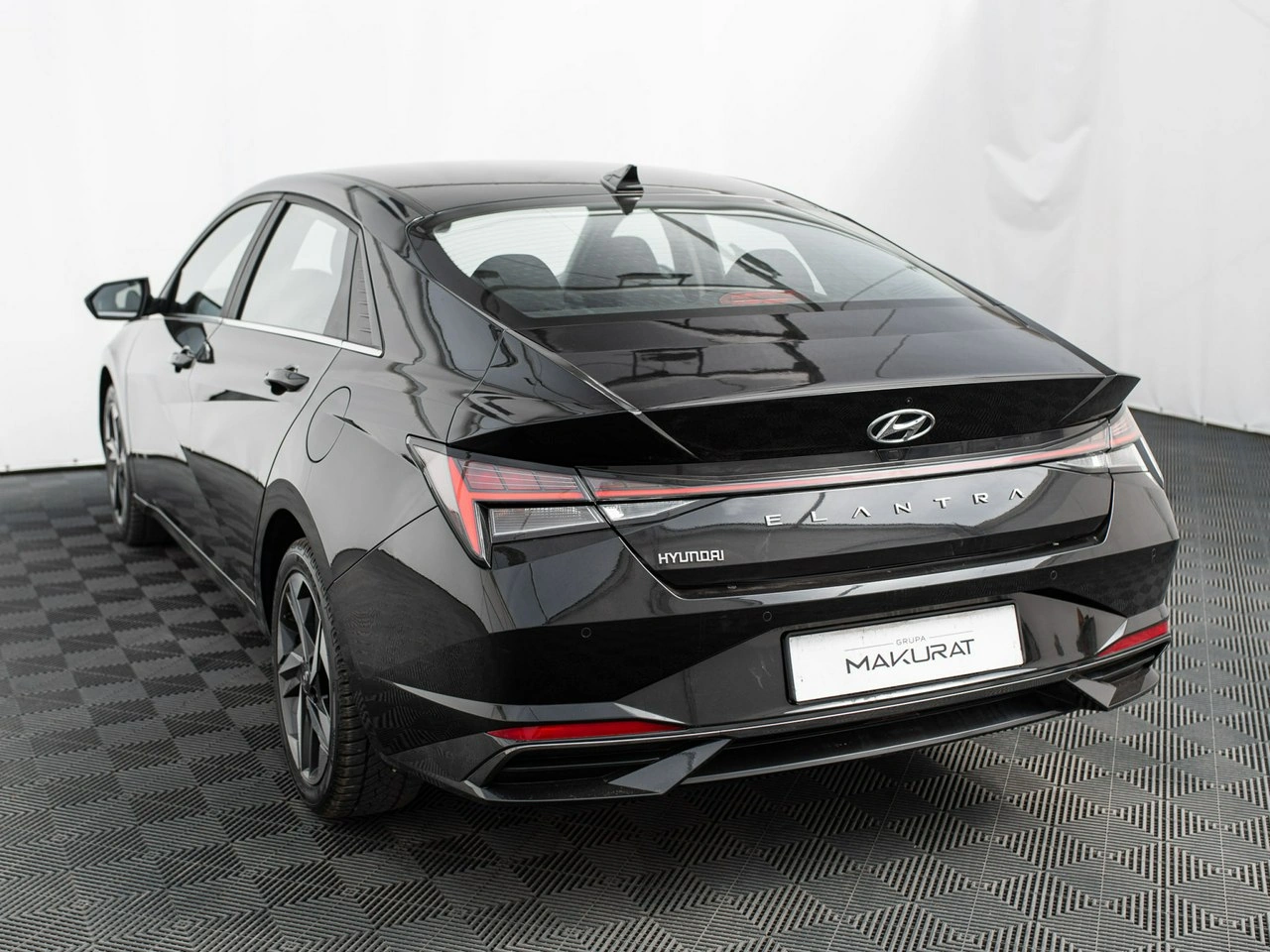 Hyundai Elantra - Zdjęcie 3