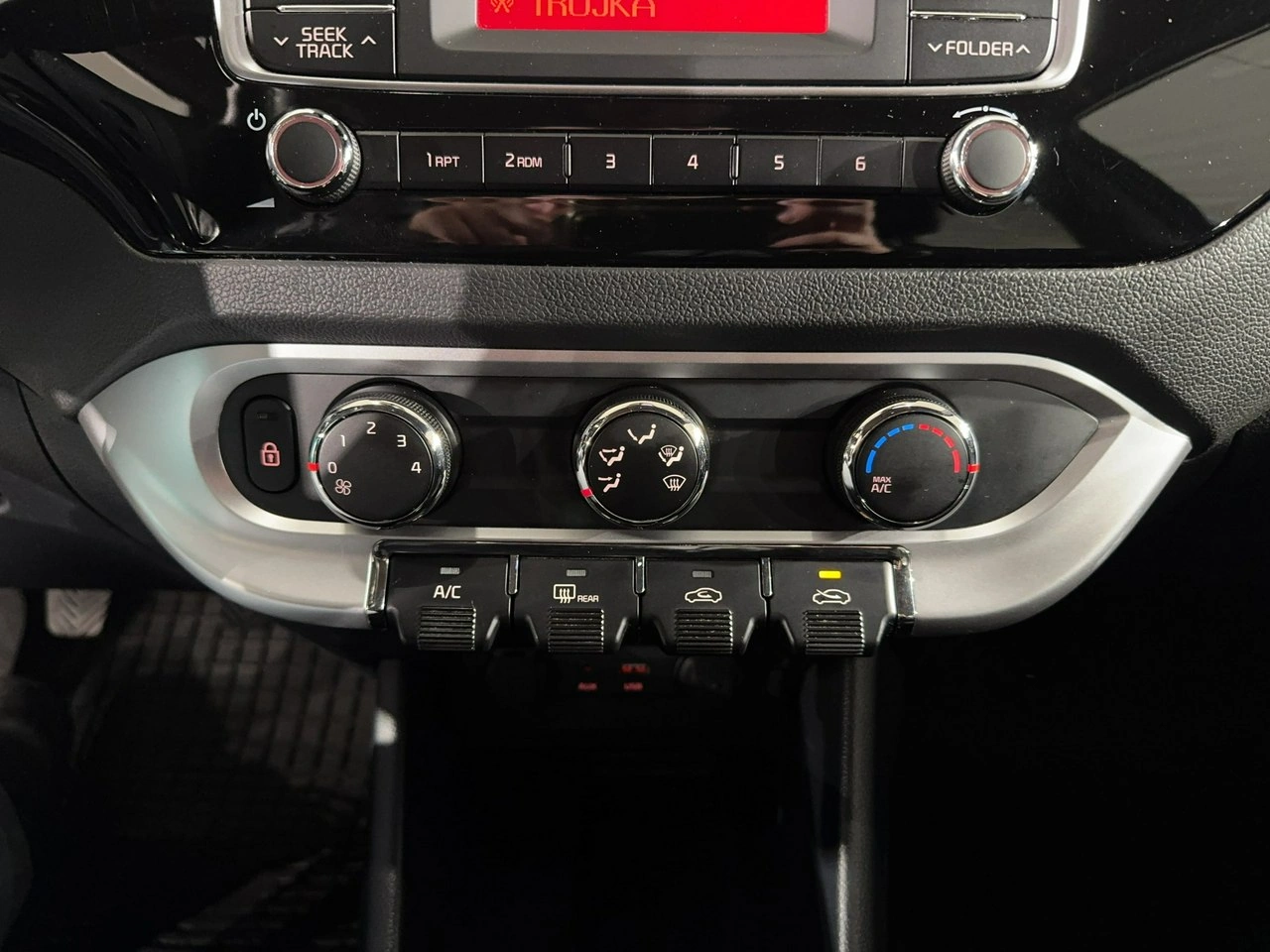 Kia Rio - Zdjęcie 19