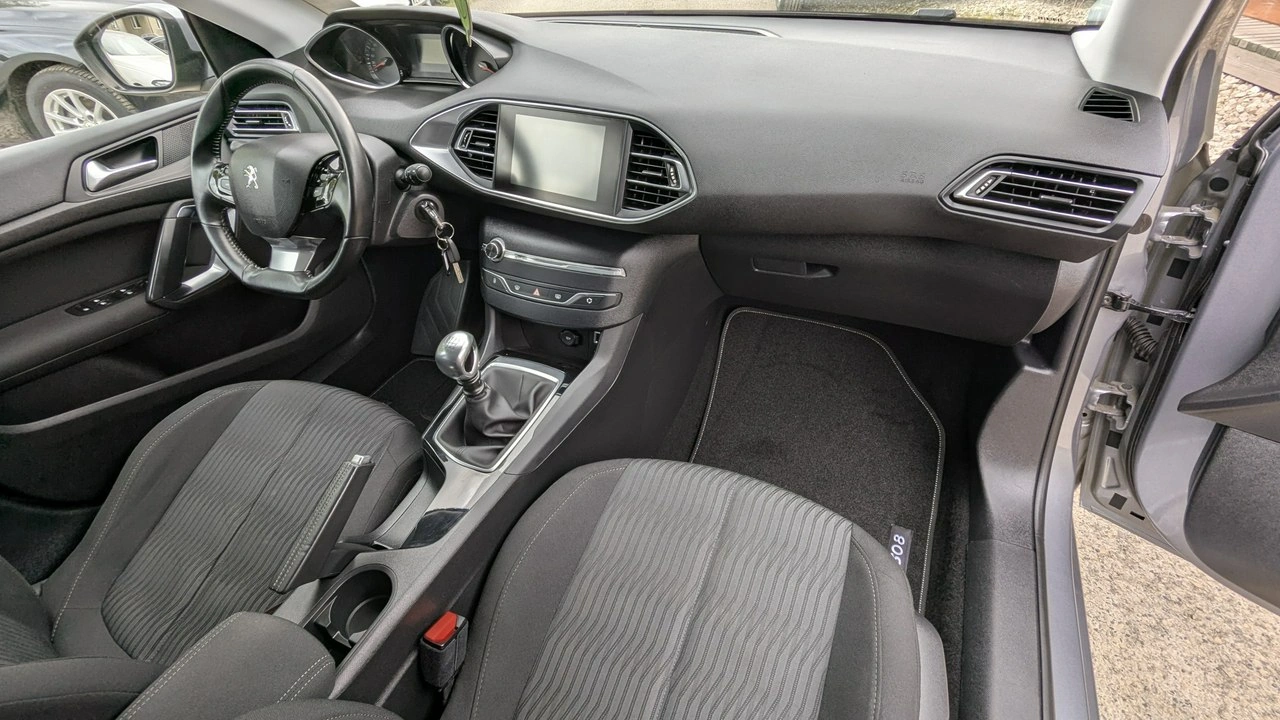 Peugeot 308 SW - Zdjęcie 18