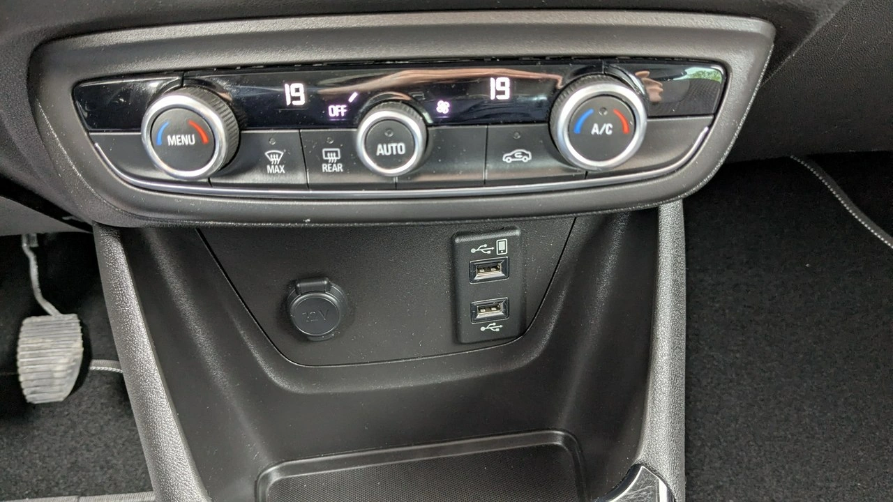 Opel Crossland X - Zdjęcie 24