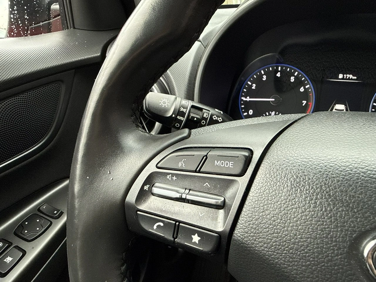 Hyundai Kona - Zdjęcie 14