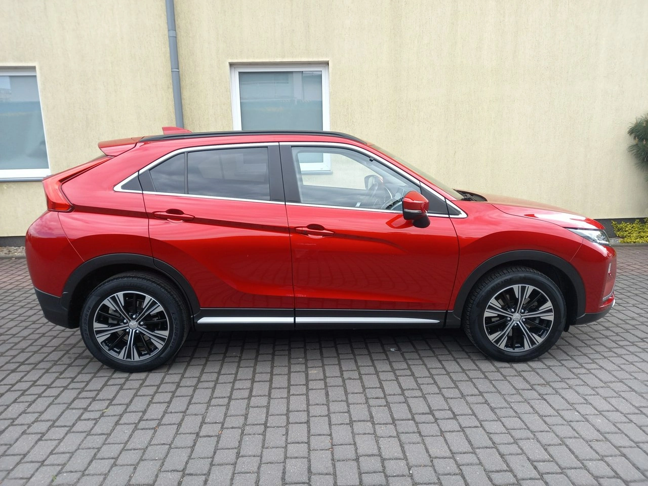 Mitsubishi Eclipse Cross - Zdjęcie 10