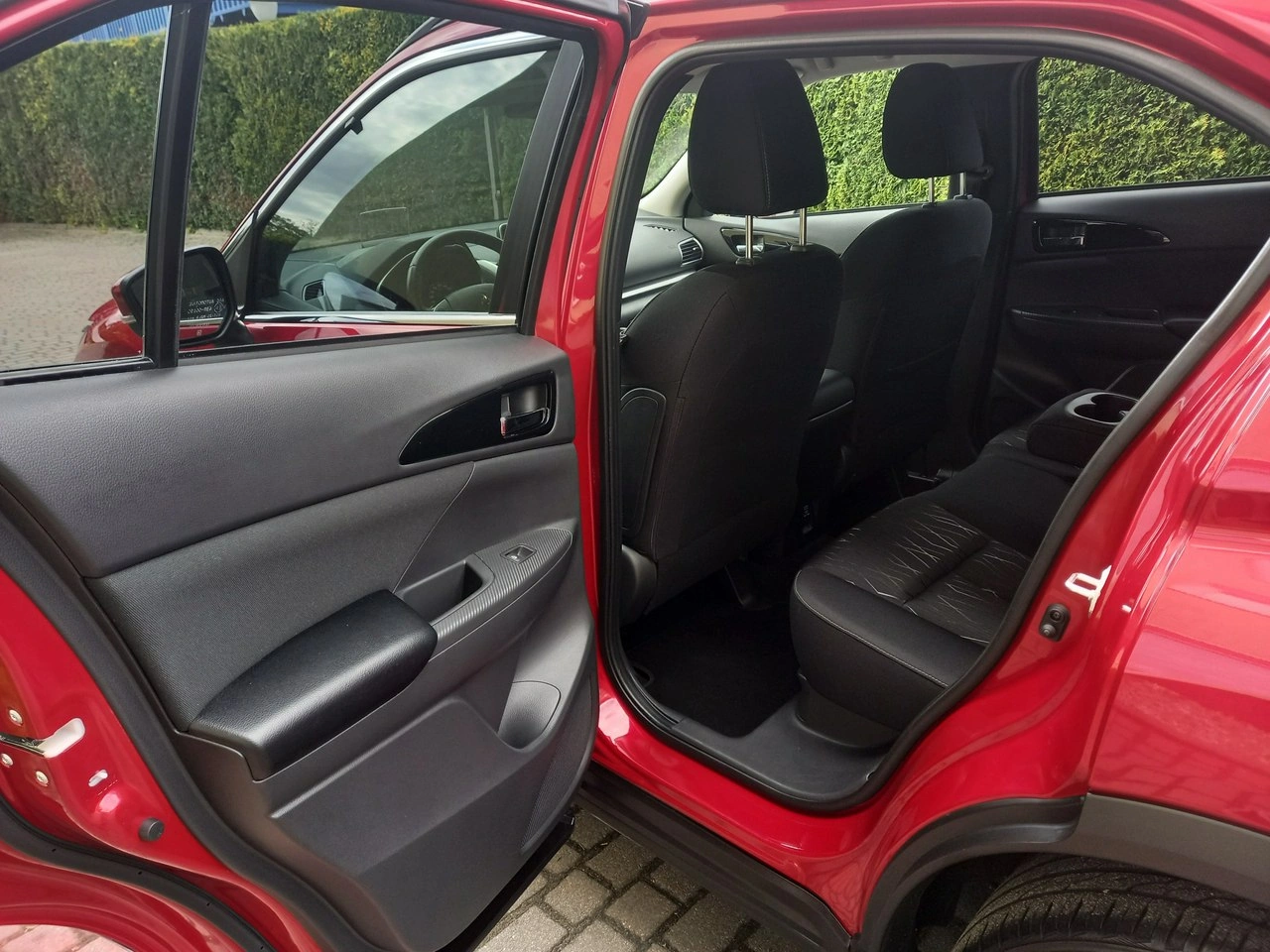 Mitsubishi Eclipse Cross - Zdjęcie 24