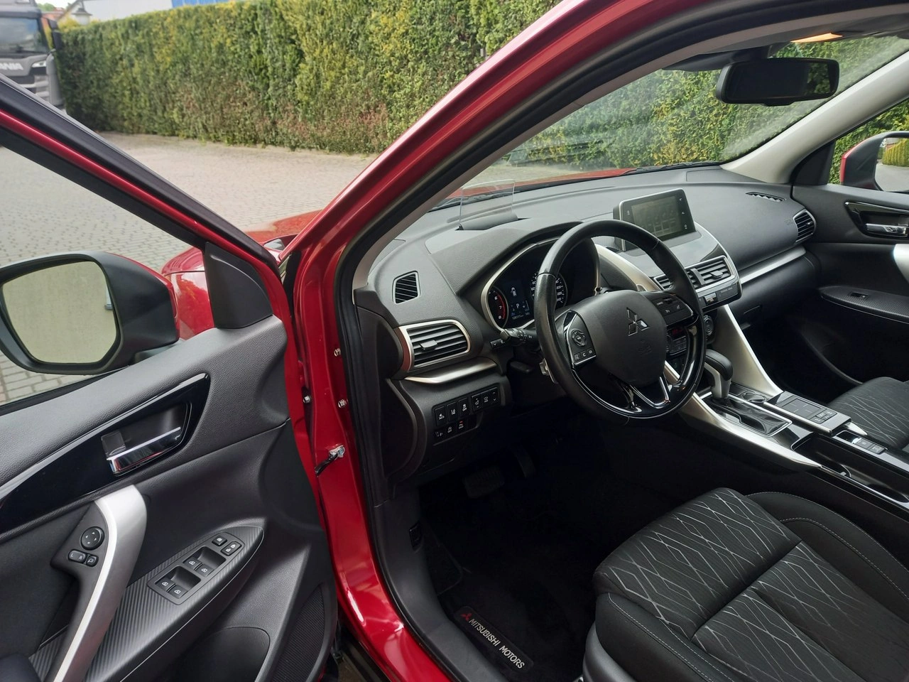 Mitsubishi Eclipse Cross - Zdjęcie 25