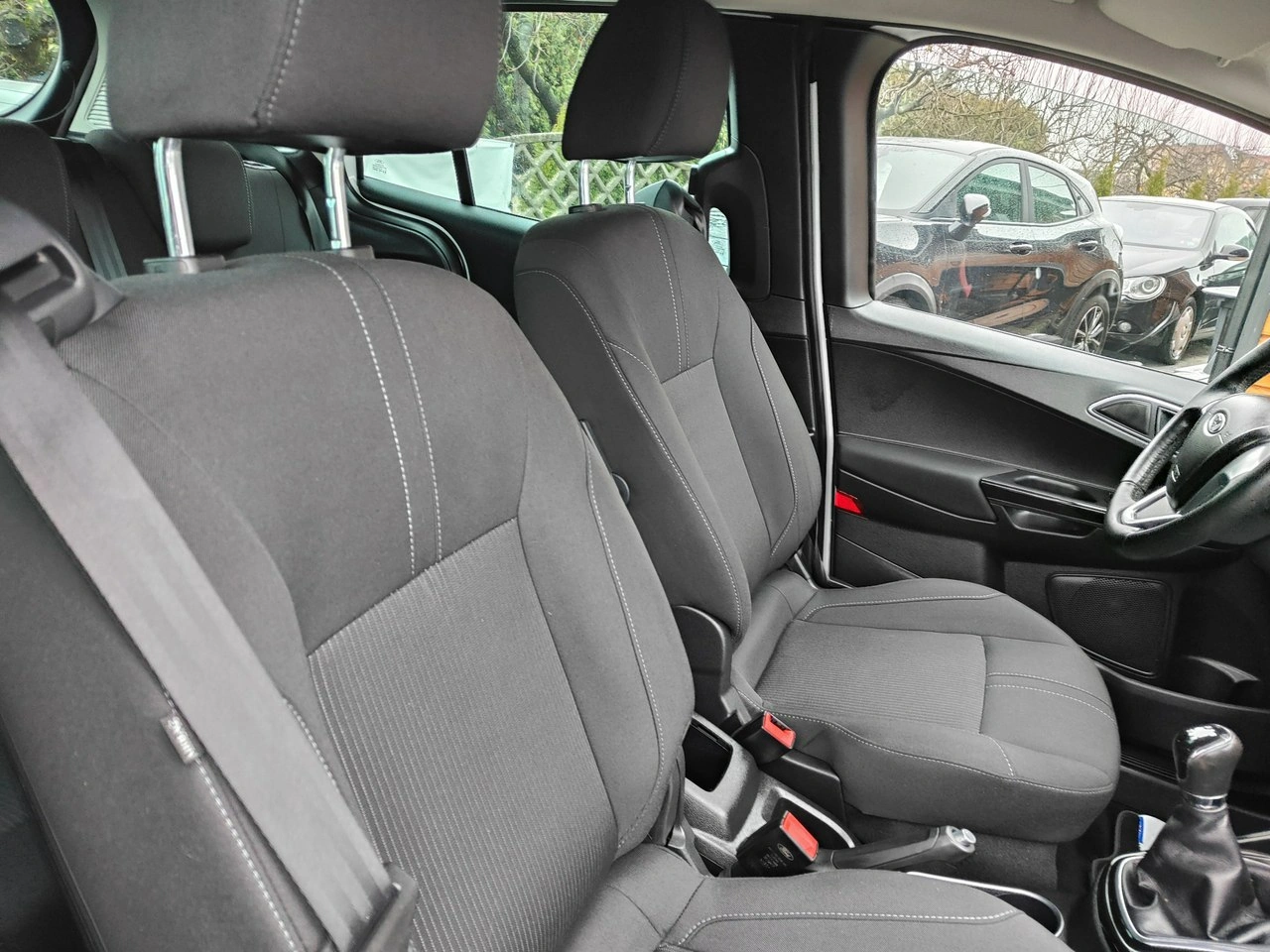 Ford B-Max - Zdjęcie 17