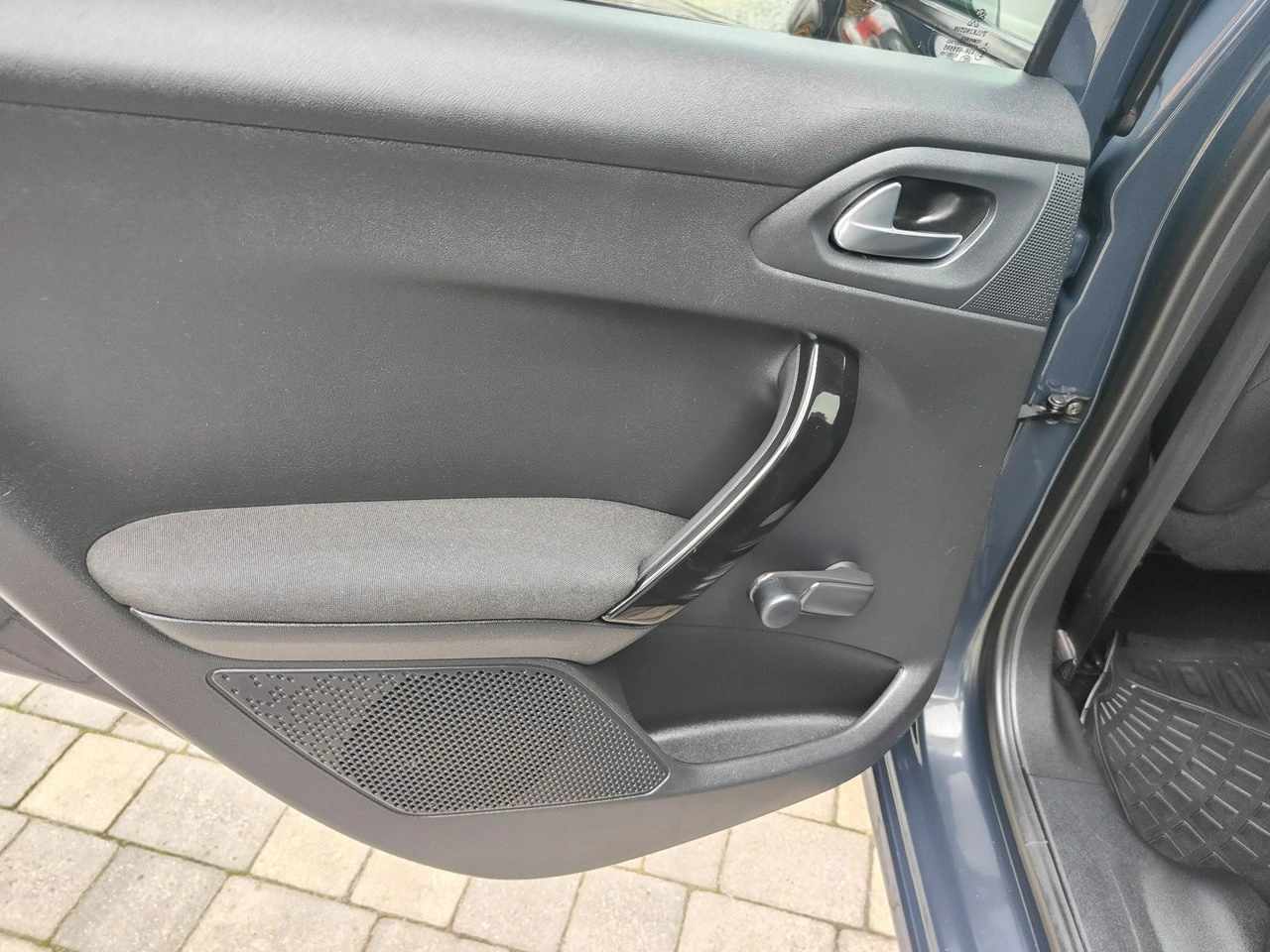 Peugeot 208 - Zdjęcie 25