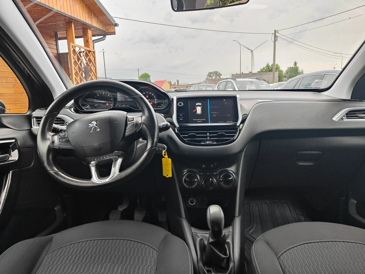 Peugeot 208 - Zdjęcie 12