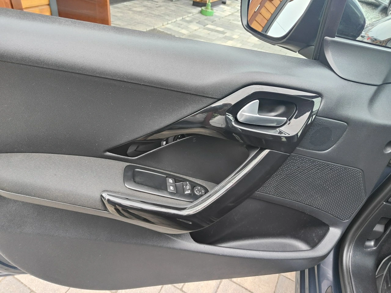 Peugeot 208 - Zdjęcie 15
