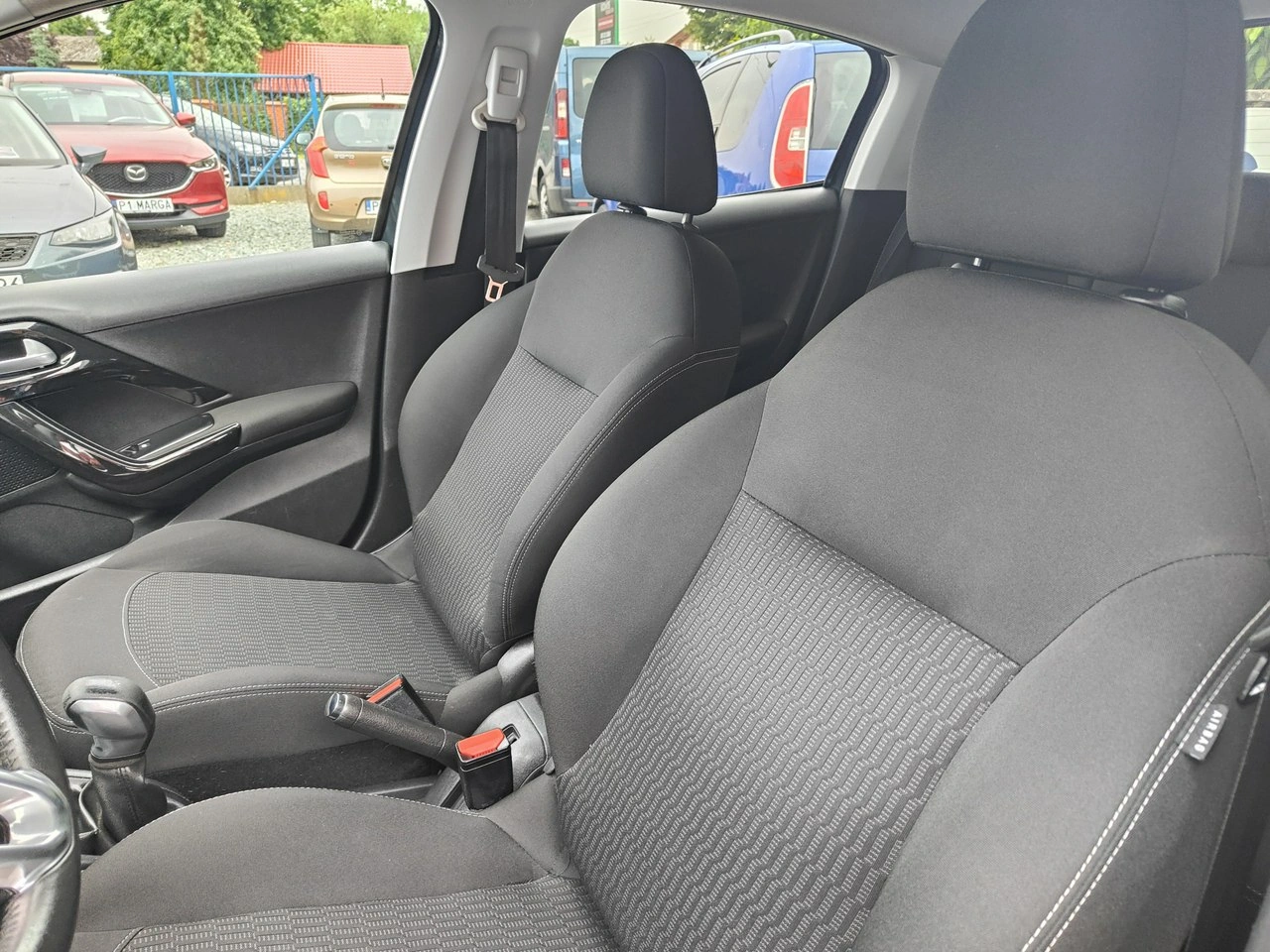 Peugeot 208 - Zdjęcie 11