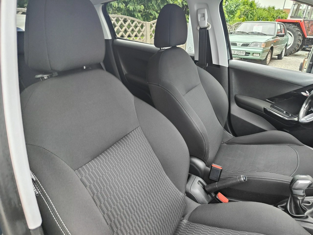 Peugeot 208 - Zdjęcie 17