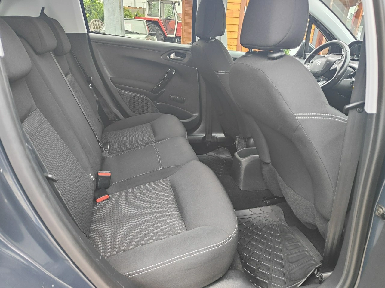 Peugeot 208 - Zdjęcie 21