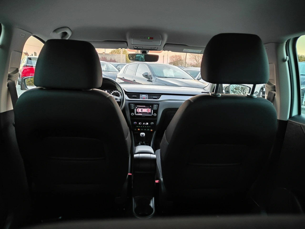Skoda RAPID - Zdjęcie 15