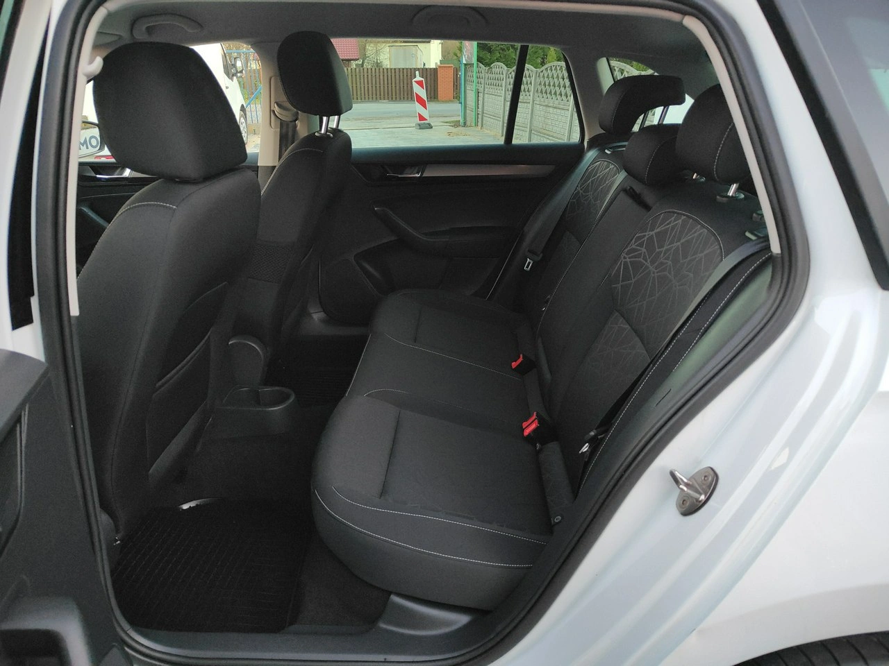 Skoda RAPID - Zdjęcie 25
