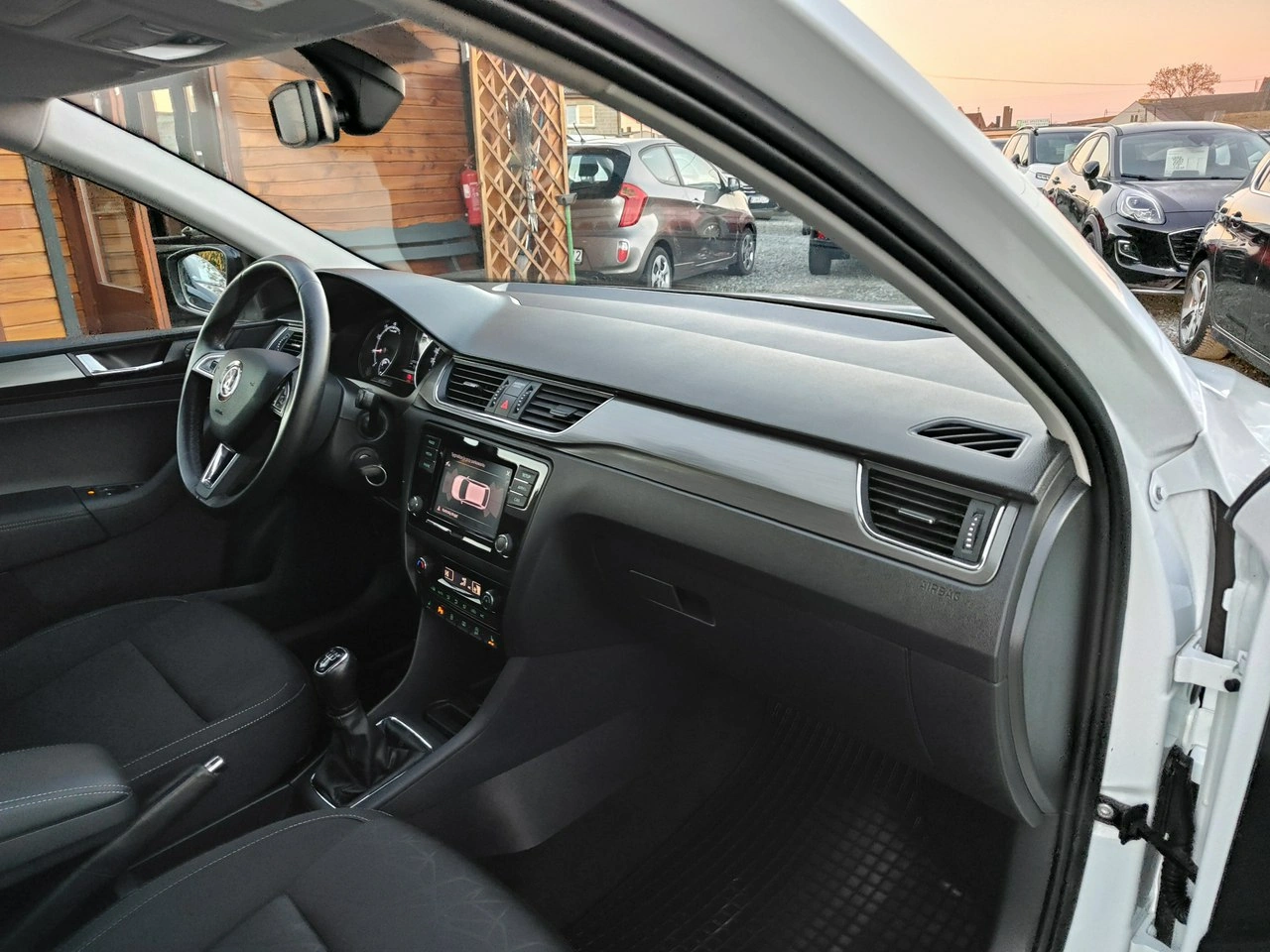 Skoda RAPID - Zdjęcie 19