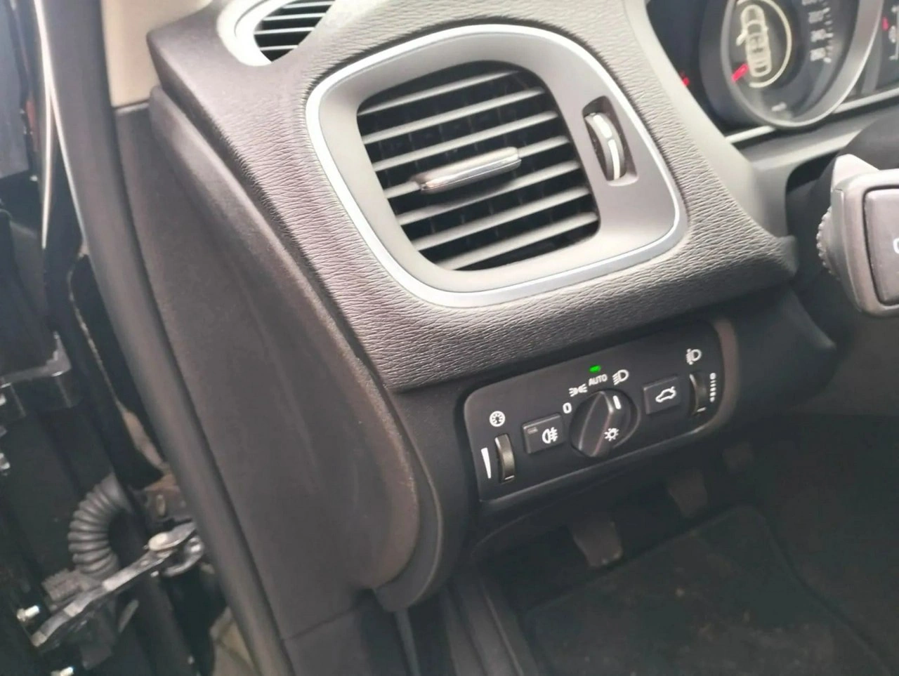 Volvo V40 - Zdjęcie 14