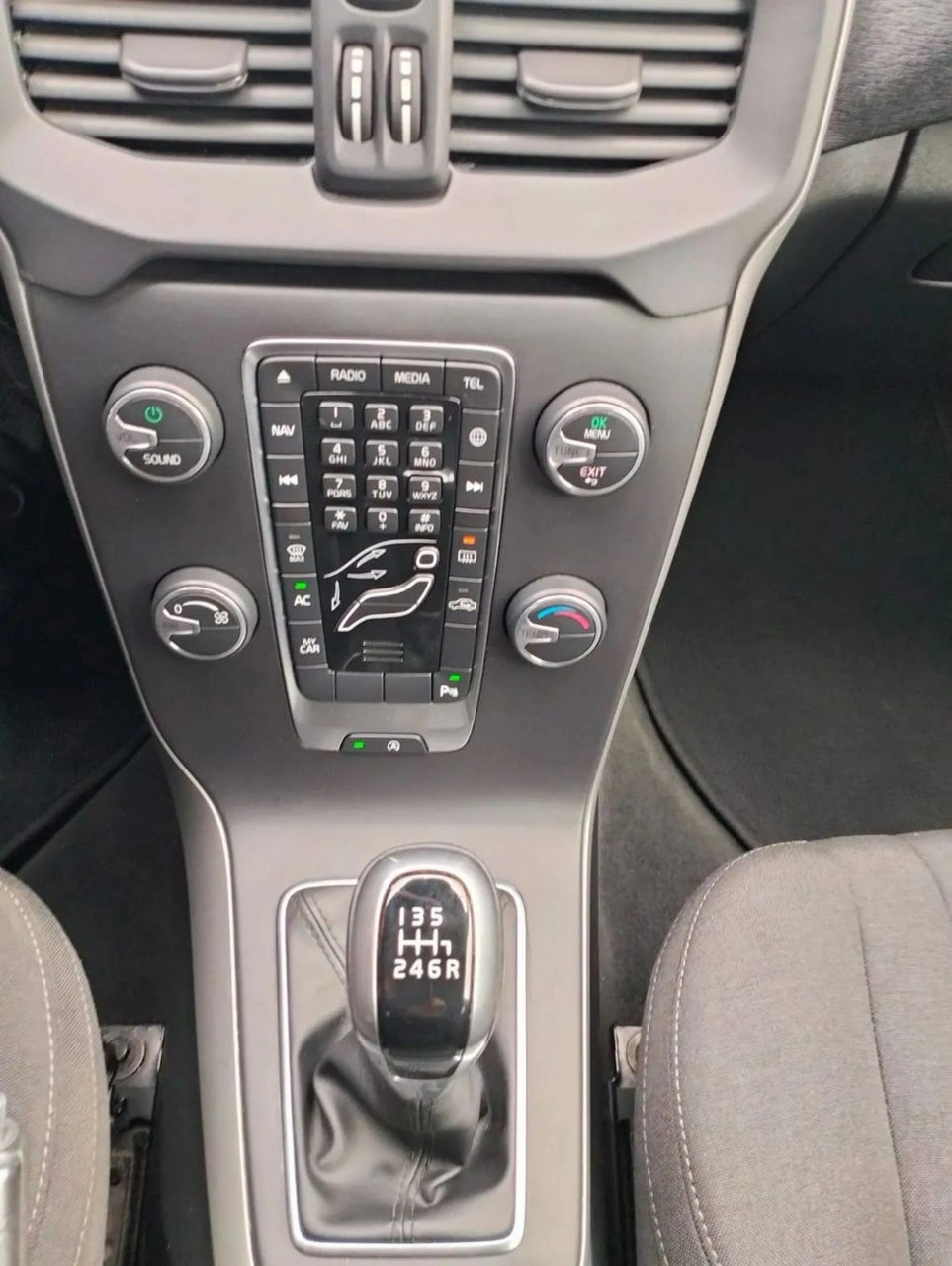 Volvo V40 - Zdjęcie 15