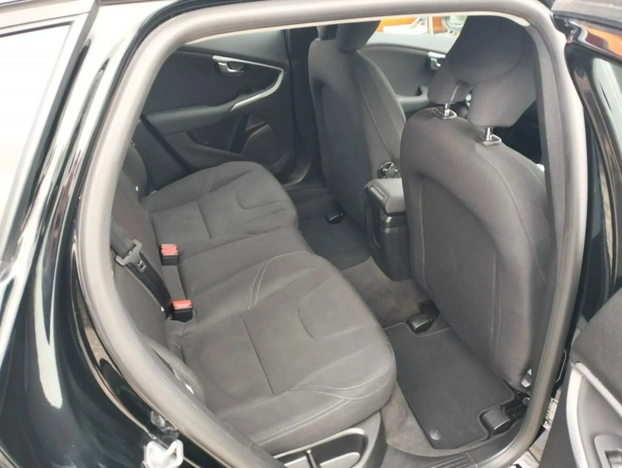 Volvo V40 - Zdjęcie 21