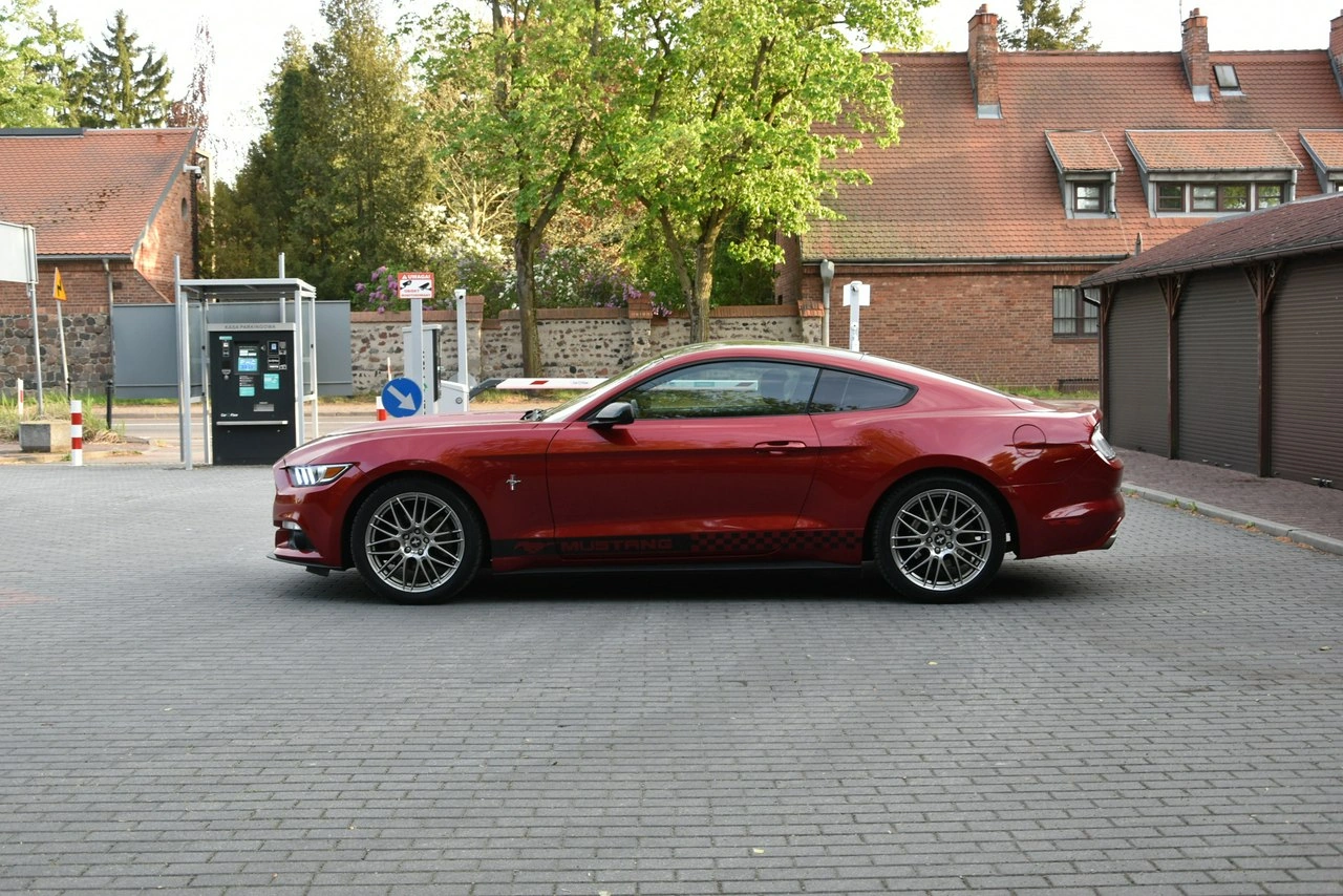 Ford Mustang - Zdjęcie 3