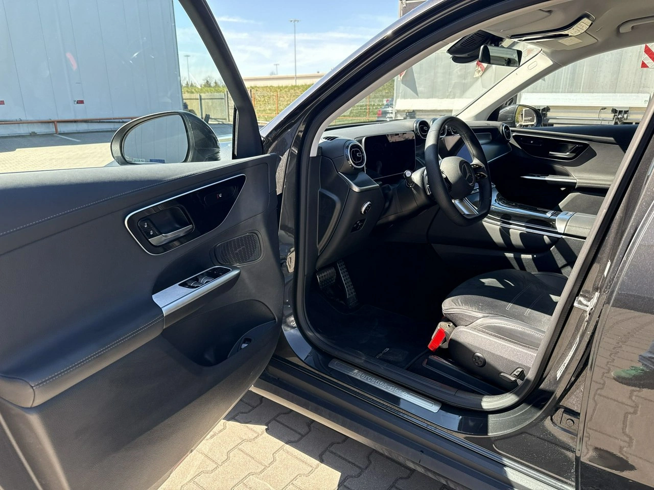 Mercedes GLC 200 - Zdjęcie 9