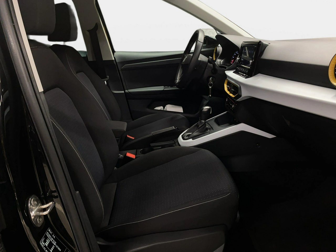 Seat Arona - Zdjęcie 12