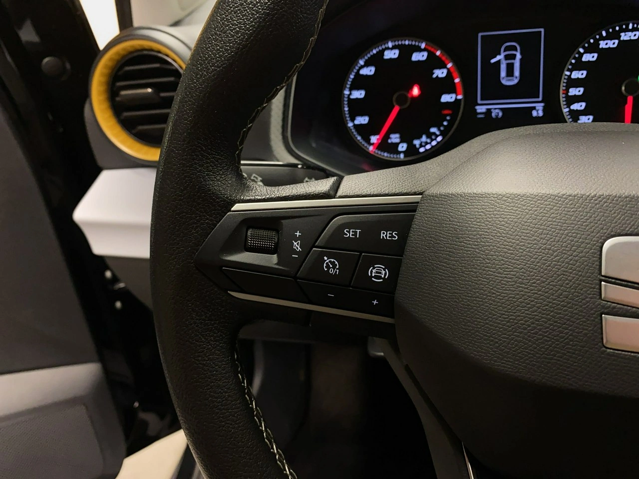Seat Arona - Zdjęcie 16
