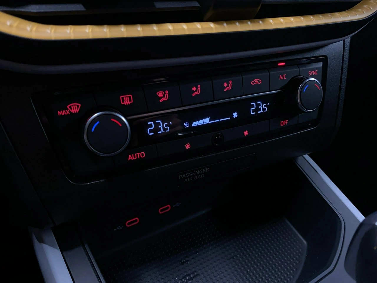 Seat Arona - Zdjęcie 19