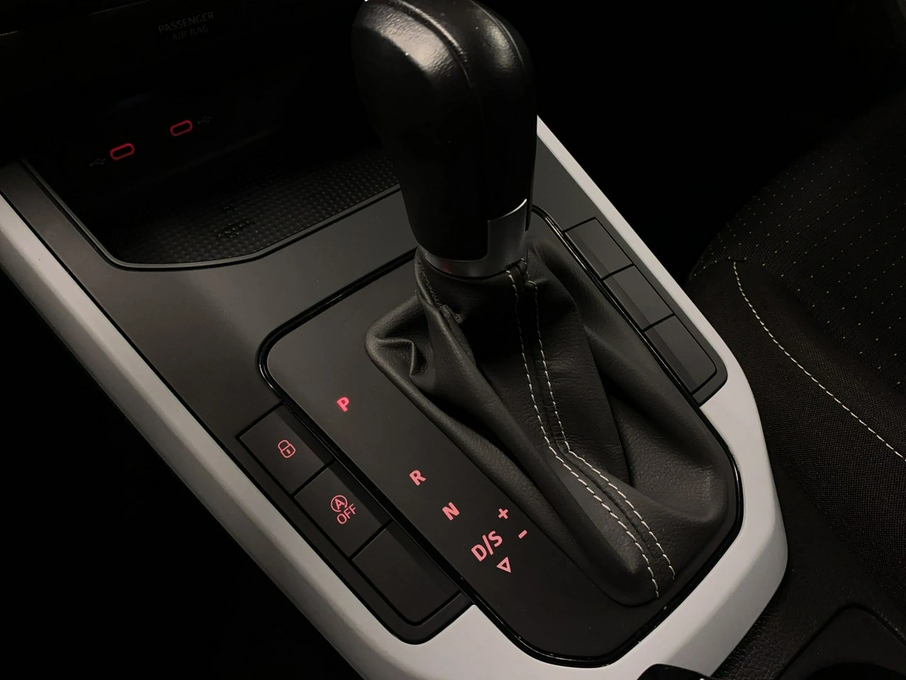 Seat Arona - Zdjęcie 21