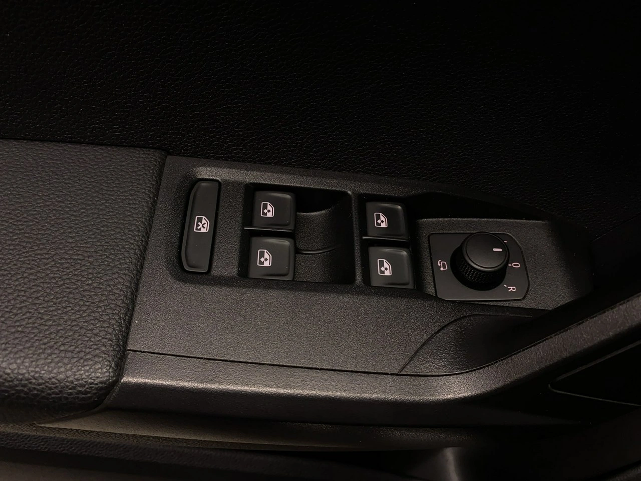 Seat Arona - Zdjęcie 24
